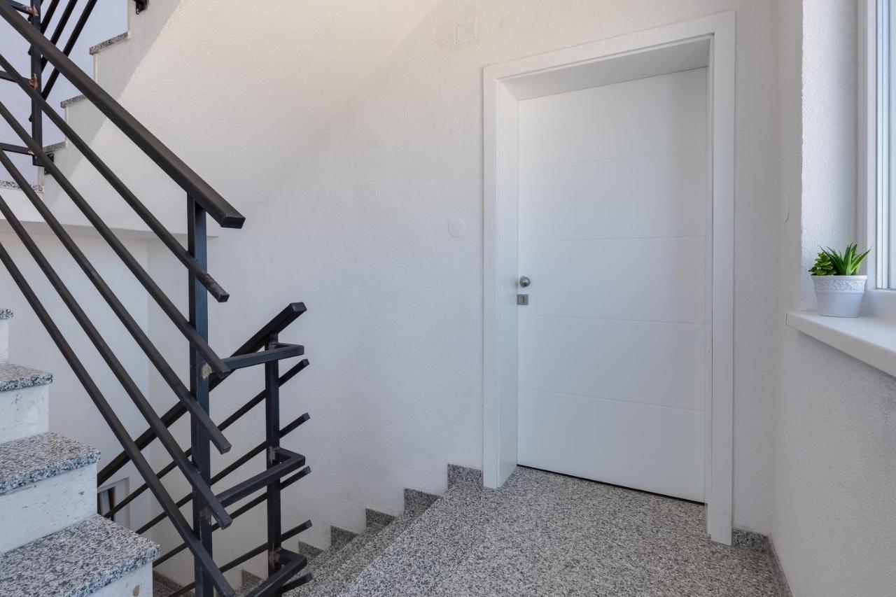 Apartmani Kastelina Vir Exterior foto