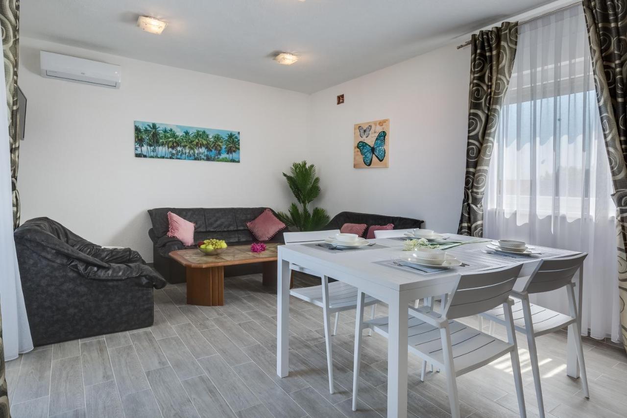 Apartmani Kastelina Vir Exterior foto